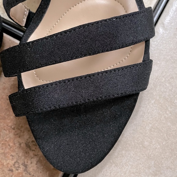 Naturalizer Taimi Black Fabric Sandals - Picture 7 of 9